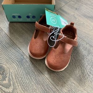 Stride Rite Toddler Size 7, New in box.